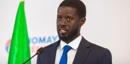 Le PIB du Sénégal poursuit son essor grâce à l'ajout de l'extraction pétrolière et gazière dans le nord du pays, exportant entre 3 et 4 millions de barils par mois. Après +7,8 % en 2025, la croissance pour 2026 et 2027 est projetée à +5,8 % et +5,6 % respectivement.