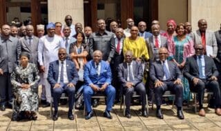 Cameroun | Sécurité alimentaire : 1,87 milliard d’USD pour relancer huit filières clés Le Pacte repose sur trois fondements : renforcer les bases du secteur agroalimentaire, accélérer les réformes politiques et réglementaires et faciliter l'accès des producteurs et des entreprises au financement. Il ciblera huit chaînes de valeur : riz, maïs, manioc, palmier à huile, cacao, soja, élevage laitier et aquaculture.