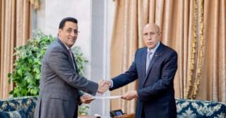 Mauritanie | Politique : un gouvernement remanié de 29 membres sous la direction de Mokhtar Ould Diay Cette démission faisait suite à la présentation des conclusions du rapport de la commission d'enquête indépendante sur l'incendie de deux stations de transformation électrique à Nouakchott. La reconduction de Mokhtar Ould Diay et la formation d'un nouveau cabinet interviennent dans un contexte de crise énergétique nationale.