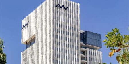 Cette adhésion s’inscrit dans la stratégie du groupe visant à accompagner l’essor des échanges entre le Maroc et la Chine, souligne-t-il dans un communiqué. En rejoignant CIPS, Attijariwafa bank permet à ses clients entreprises et institutionnels de bénéficier de services de paiement en RMB plus rapides et plus efficaces, adossés à une infrastructure conforme à la norme ISO 20022.