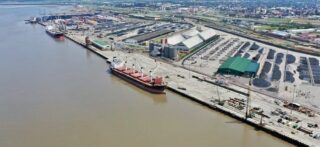 Selon l'Autorité de régulation portuaire, ce chantier s'inscrit dans le programme d'investissement intégré 2026-2030, qui vise à accroître les capacités et à moderniser les infrastructures de ce port stratégique pour le pays.