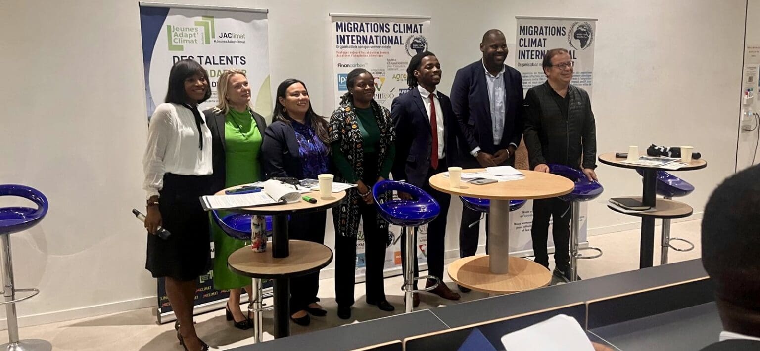 Le programme JAClimat repose sur trois piliers : la sensibilisation et la formation aux enjeux climatiques et aux métiers verts, un challenge annuel invitant des équipes étudiantes à proposer des solutions pratiques, et la construction d'une communauté durable de jeunes accompagnés par des mentors et des experts.