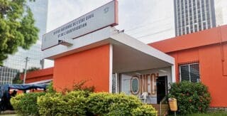 La numérisation des services publics ivoiriens s'accompagne d'un enjeu central : sécuriser l'identification des usagers. Le 23 octobre 2026, l'Office national de l'état civil et de l'identification (ONECI) a présenté à Yamoussoukro sa plateforme numérique de demande et d'obtention des actes d'état civil.
